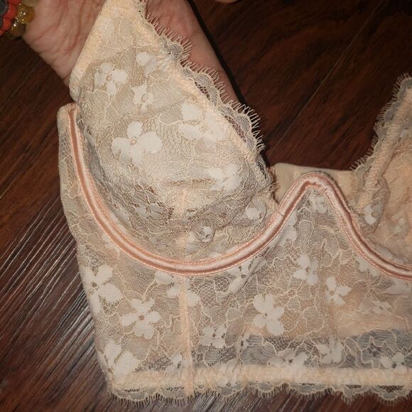 Victoria's Secret Coral Floral Lace Dream Angel Dainty Corset Bra Size 32D NWOT - Picture 2 of 3